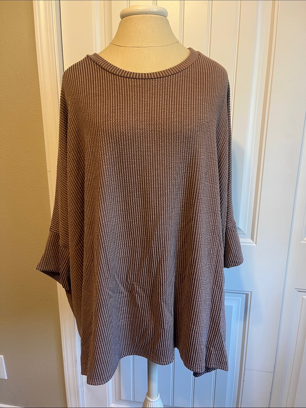 Women’s Raised Rib Easy-Fit Dolman 3/4 Sleeve Top-Plus